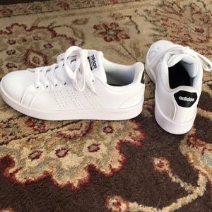 adidas Shoes - Adidas sneaks classic white adidas Shoes - Adidas sneaks classic white
